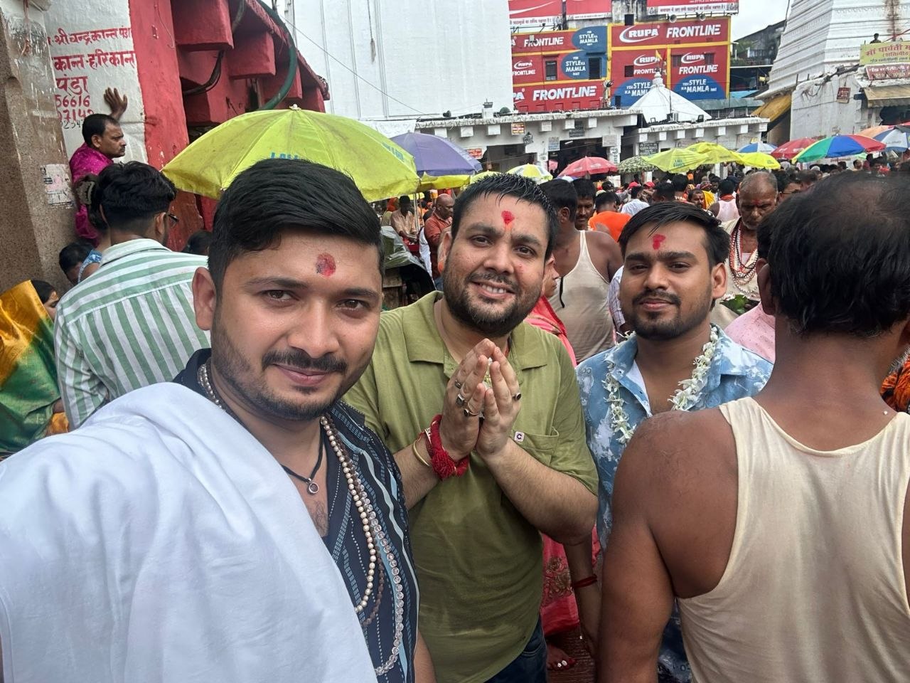 Devotees greeting with folded hands outside Baidyanathdham